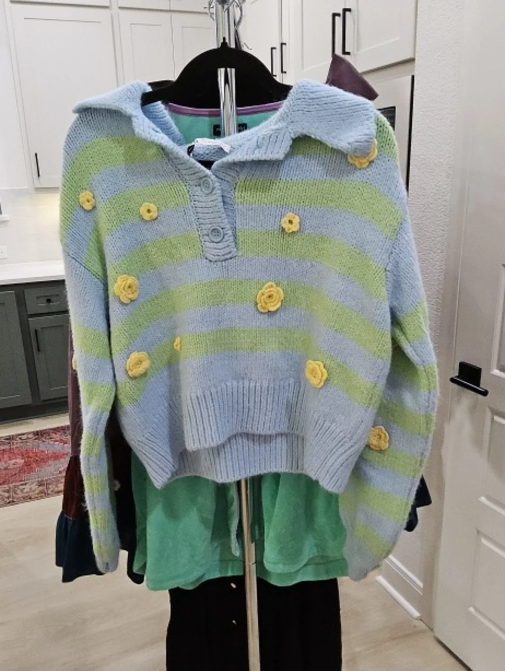 ZARA Cropped Sweater with Floral Appliqués - Light Blue & Lime || Size Large - Picture 1 of 2